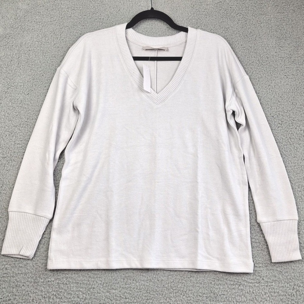 LOFT Sweater Womens Medium Light Gray V-Neck Pullover Soft Knit Long Sleeve NWT‎